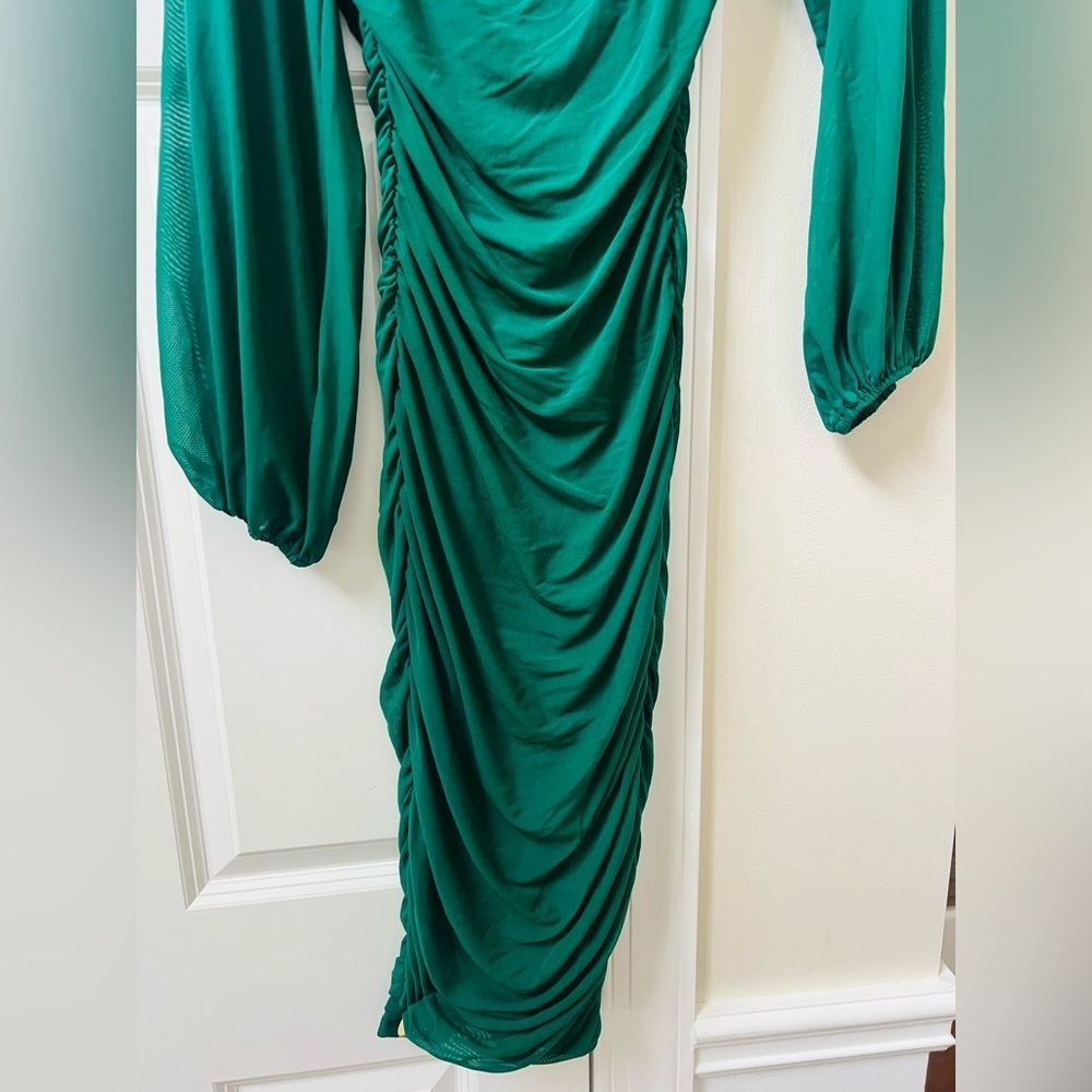 Elegant Green Long Sleeve Dress - Picture 5 of 5